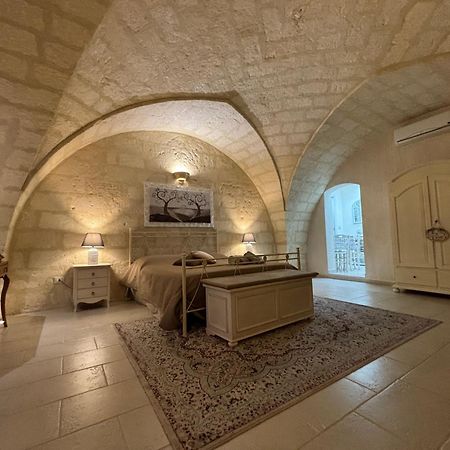 Suite Cavour Luxury Home טאראנטו מראה חיצוני תמונה
