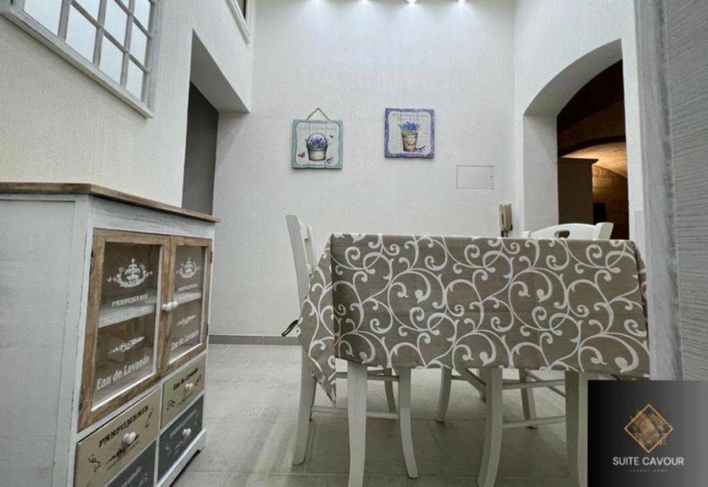 Suite Cavour Luxury Home טאראנטו מראה חיצוני תמונה